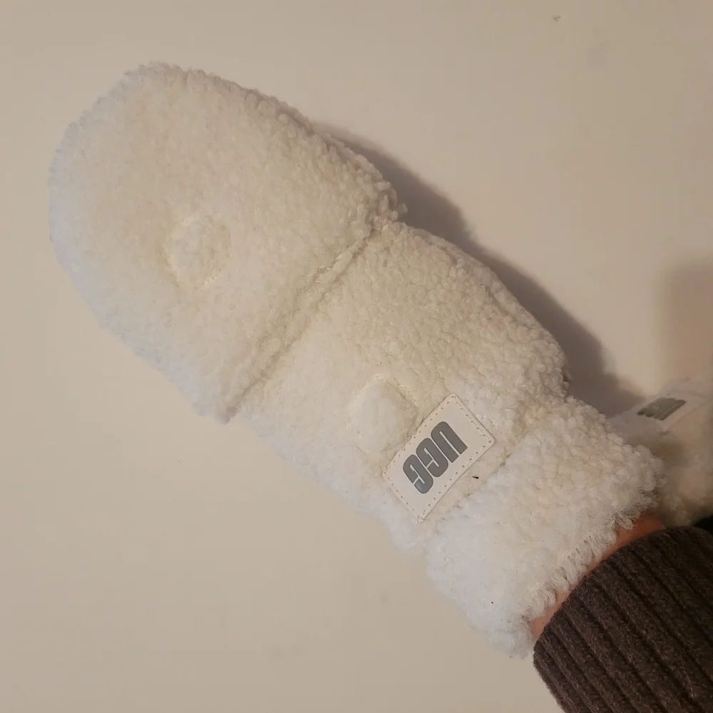 UGG Faux‎ Sherpa/leather Flip Mittens NWT L/XL Rare Skiing Outdoors Cold Weather